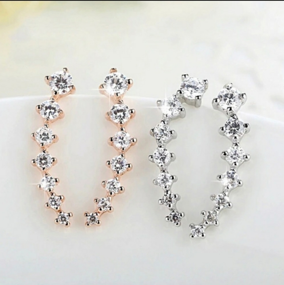 NWOT Gold Rhinestone Ear Climber Crawler Earrings - Picture 5 of 5